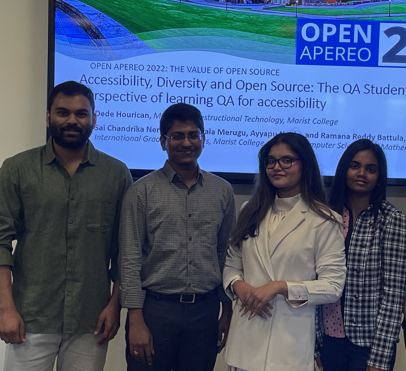 An image of the Digital Education students presenting at Open Apereo 2022