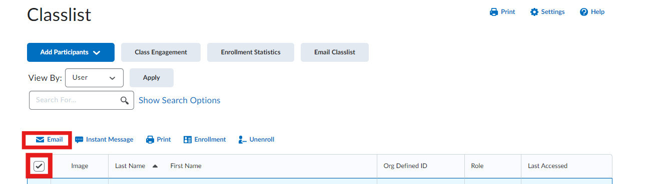 The screenshot depicts a class list management interface with search filters, action buttons, and a table displaying participant details like names, roles, and last access. It includes options for adding participants, sending emails, and managing class engagement. Email icon is highlighted.