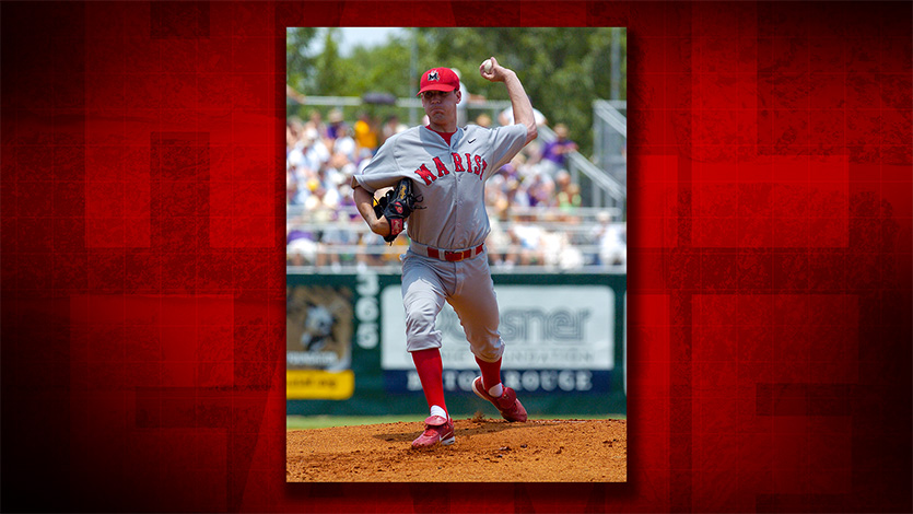 Image of Chris Tracz pitching for Marist University baseball team.